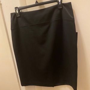 NEW! Black skirt